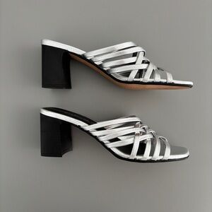 L’intervalle – Silver Melania Strappy Sandal